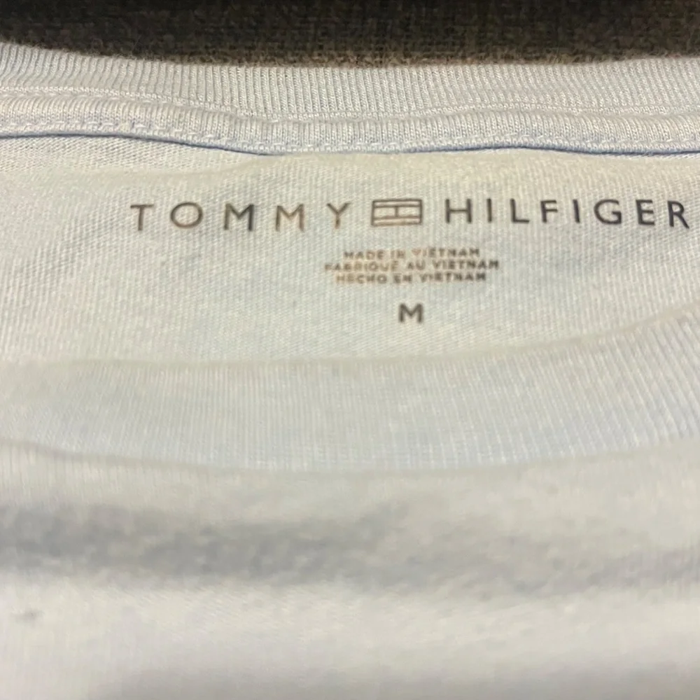 Tommy Hilfiger mens designer t-shirt. Baby blue. Medium. - Picture 3 of 4